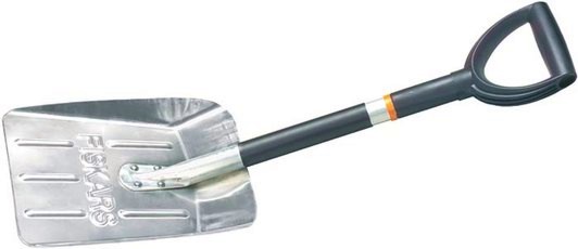 Къса лопата за сняг Fiskars Къса лопата за сняг Fiskars - С алуминиева дръжка от серията SnowXpert -