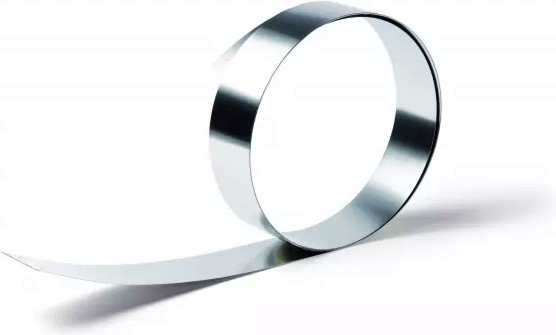 Метална лента за рязане на тапети Schuller Magic Line Метална лента за рязане на тапети Schuller Magic Line - С дължина 0.3 m -