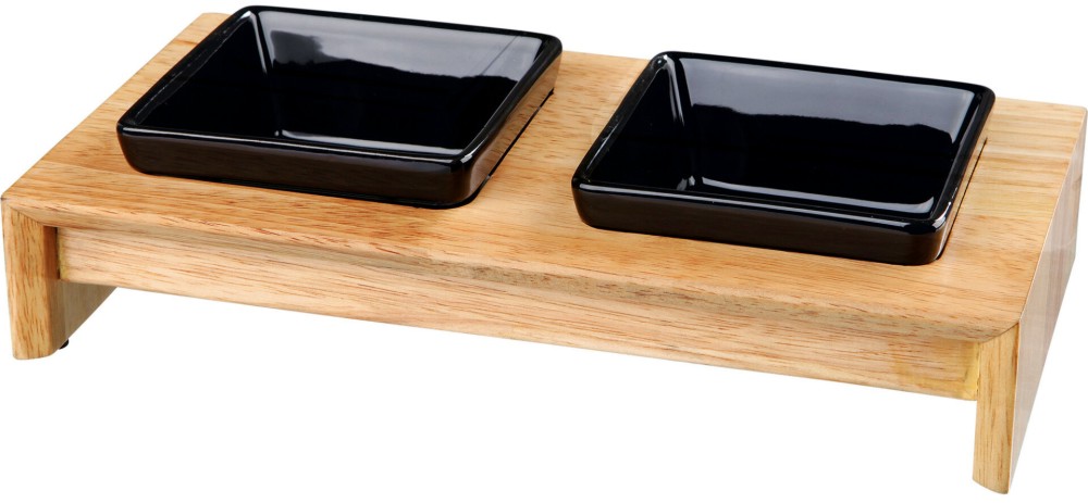 Комплект за хранене за кучета и котки Trixie Bowl Set Комплект за хранене за кучета и котки Trixie Bowl Set - 2 x 200 и 2 x 400 ml, с дървена табла - продукт