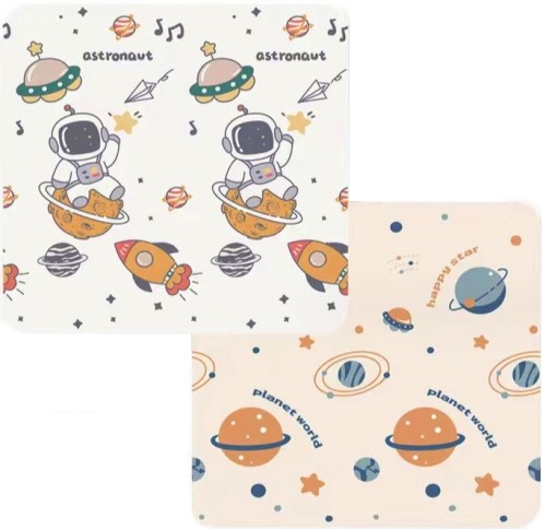 Двулицево сгъваемо килимче за игра Sonne Astronaut and Planets Двулицево сгъваемо килимче за игра Sonne Astronaut and Planets - 180 / 200 / 1 cm ÷ 180 / 200 / 2 cm, с чанта за съхранение - продукт