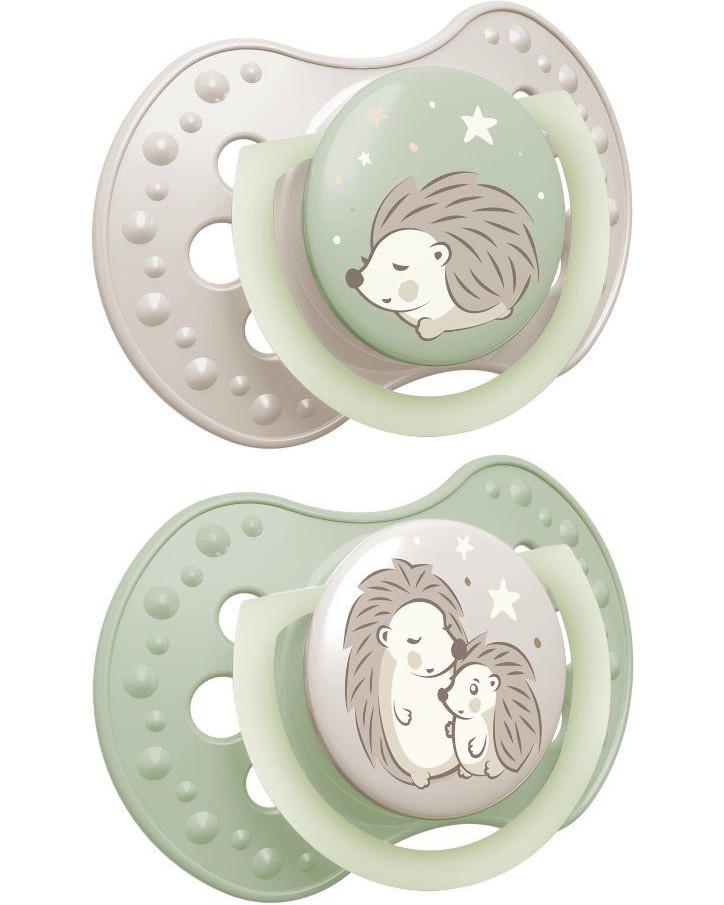 Флуоресцентни динамични залъгалки със симетрична форма Lovi Dynamic Hedgehog Флуоресцентни динамични залъгалки със симетрична форма Lovi Dynamic Hedgehog - 2 броя, от серията Night & Day, за 18+ месеца - залъгалка