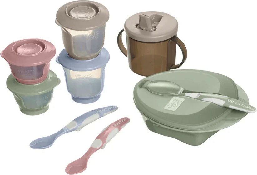 Детски биоразградим комплект за хранене Vital Baby Start Weaning Kit Детски биоразградим комплект за хранене Vital Baby Start Weaning Kit - Купичка, контейнери, лъжици и преходна чаша, от серията EarthSmart, 4+ м - продукт