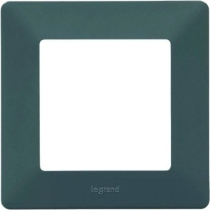       1M Legrand -  1    Valena Life - 