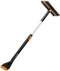 Телескопична стъргалка за лед с въртяща се четка Fiskars - С алуминиева дръжка от серията X-series -