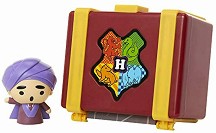 Фигурка на Професор Куиръл с куфарче Jakks Pacific inc - С изненада от серията Хари Потър — 40259