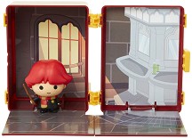 Фигурка на Рон Уизли с куфарче Jakks Pacific inc - С изненада от серията Хари Потър — 40626