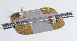 Железопътен прелез с бариера - Сглобяем модел — Piko 55725