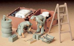 Немски войници за поддръжка на военни машини - Комплект сглобяеми фигури и аксесоари — Tamiya 35180