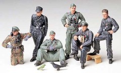 Немски войници - екипаж на танк - Комплект от шест сглобяеми фигури — Tamiya 35201