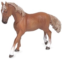 Фигурка на английски кафяв кон Papo - От серията Коне — 51533